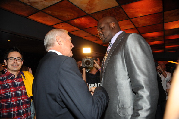 与主裁多次 与主裁多次