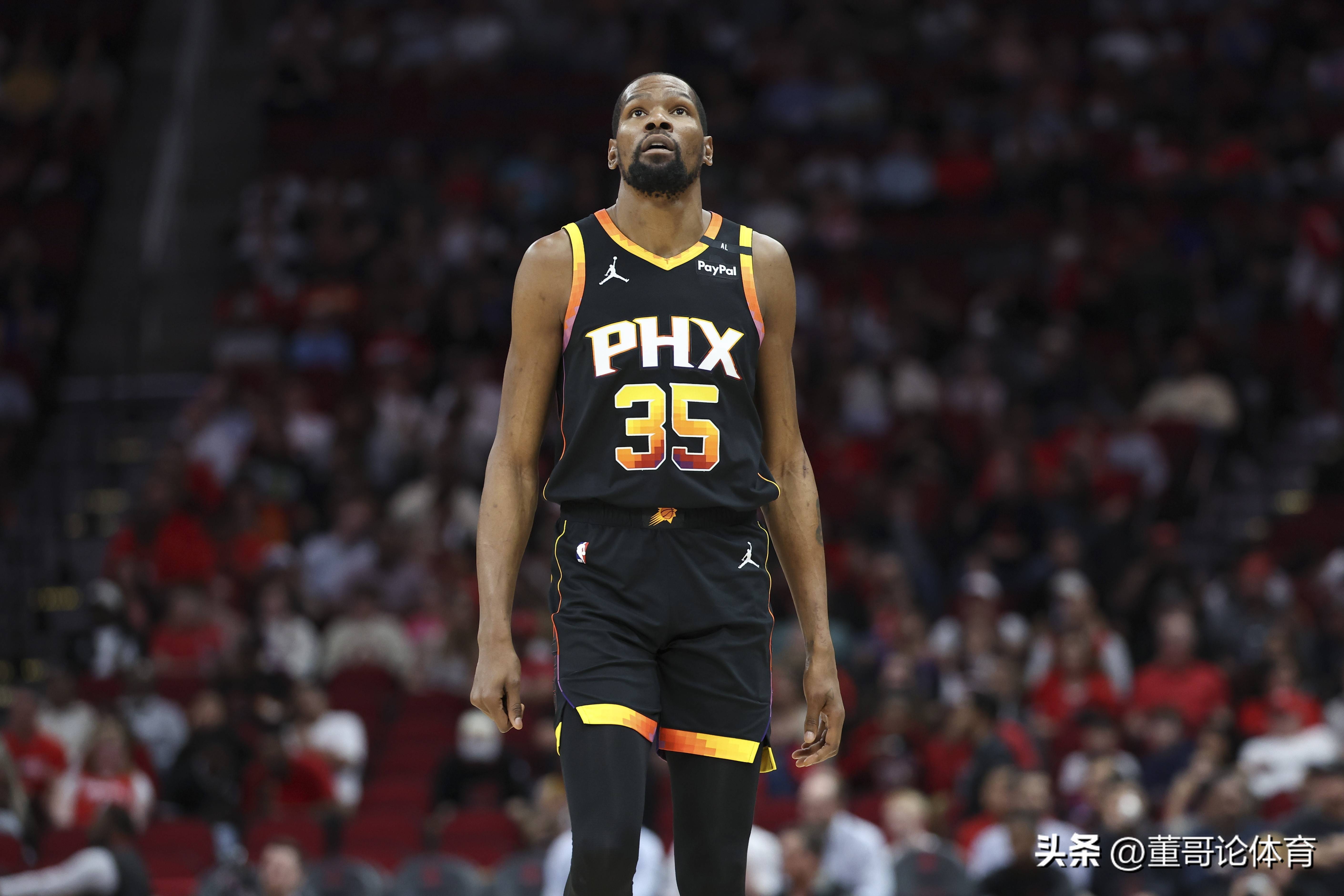 在高低杠收 在高低杠收